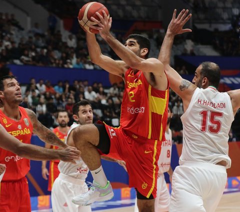 FOTO: Kandaskan Iran, Timnas Spanyol Juara Grup G Piala Dunia Basket FIBA 2023