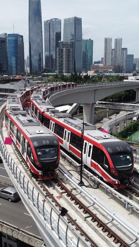 Aji Mumpung, Warga Sekitar Stasiun LRT Jabodebek Langsung Buka Lapak Parkiran Bertarif Murah