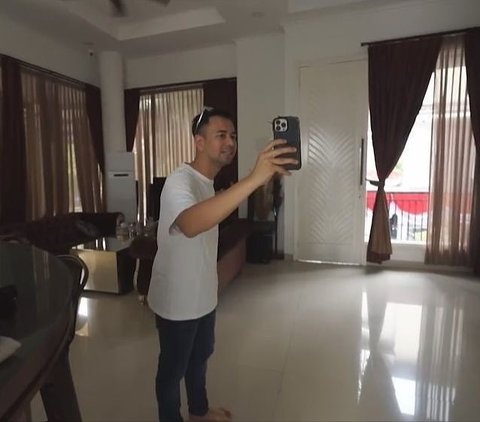 Momen Raffi Ahmad Jelajahi Rumah Mendiang Olga Syahputra, Sigap Merekam Saat Lihat Sosok Almarhum