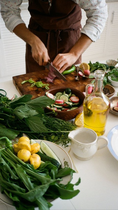 Memasak sayuran dengan cara yang benar dapat menjaga nutrisi dan kandungan gizinya, sehingga Anda dapat menikmati manfaat kesehatan yang optimal dari setiap gigitannya.