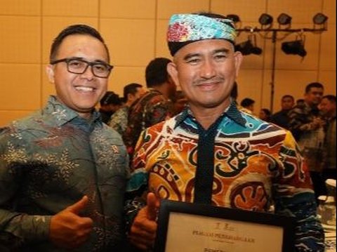 Wali Kota Tarakan Raih Penghargaan Tokoh Indonesia Pengembang Digitalisasi