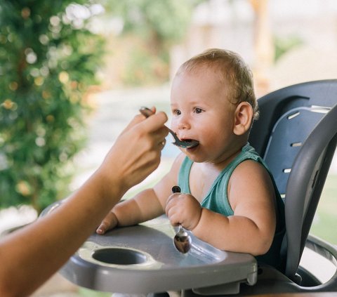 7 Cara Mengatasi Anak yang Pilih-pilih Makanan dan Membuatnya Makan Lebih Sehat