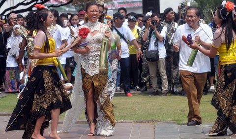 Angga menyebut, apa yang dilihat publik merupakan gambar sebelum dilakukan pemotretan.