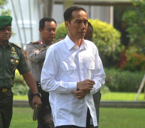 Jokowi merinci bahwa Indonesia merupakan negara terbesar pengeskpor rumput laut, namun selama ini komoditas itu diekspor dalam bentuk bahan baku.