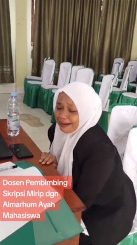 Penuh Rasa Haru, Mahasiswi ini Menangis Tersedu saat Sidang, Ternyata Dosen Pembimbing Penyebabnya