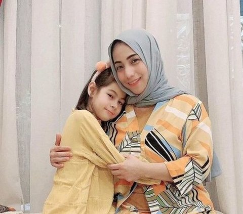 Potret Siti KDI dan Sang Putri yang Berdarah Turki, Kecantikan Sang Buah Hati Tuai Pujian