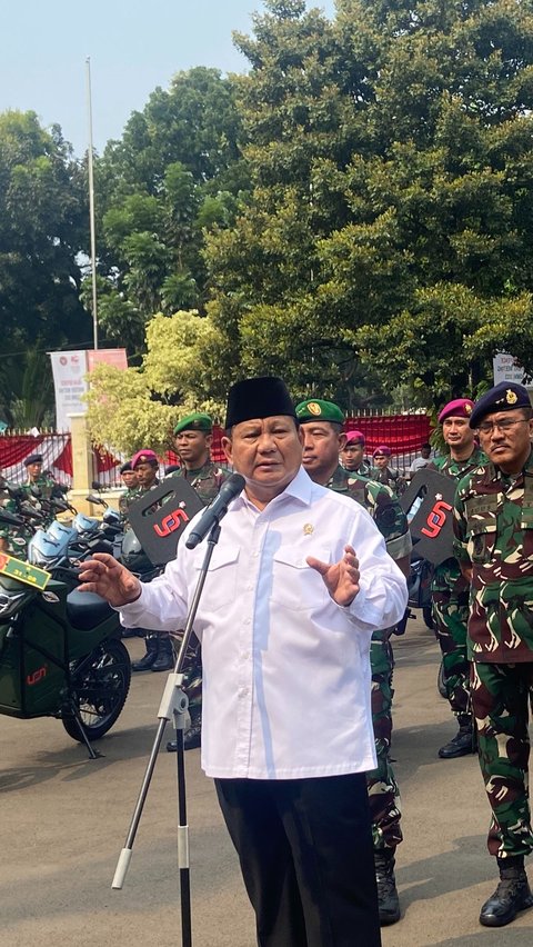 Menhan Prabowo Bagikan 100 Unit Motor Trail Listrik Buatan Dalam Negeri ke TNI dan Polri<br>