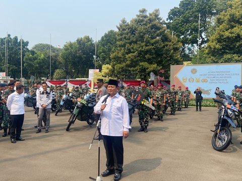 Menhan Prabowo Bagikan 100 Unit Motor Trail Listrik Buatan Dalam Negeri ke TNI dan Polri