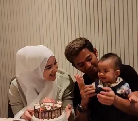 Ridho DA dan Syifa menikah pada 17 Oktober 2021. Dari pernikahan tersebut, keduanya dikaruniai anak perempuan bernama Ridha. Terlihat anak pertamanya yang masih balita dan menggemaskan.