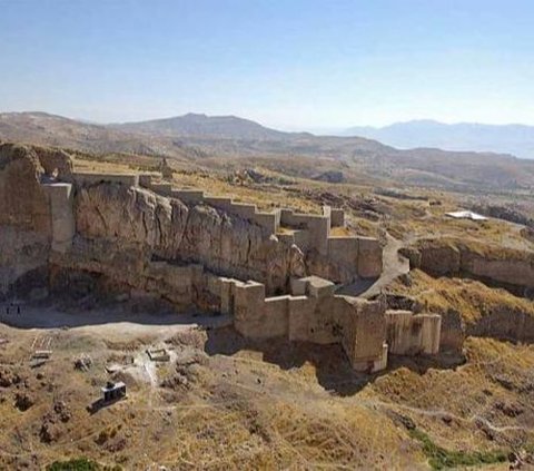 Dapur Istana Berusia 1.000 Tahun Ditemukan di Turki, Isinya Ada Alat Masak Sampai Meriam