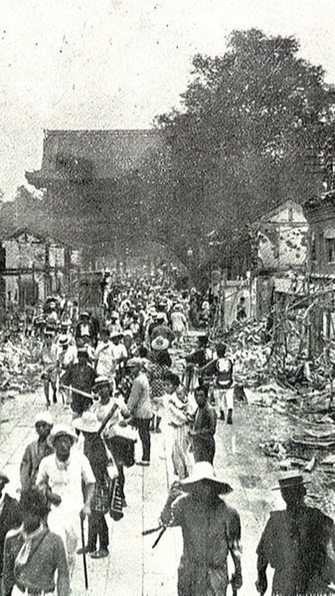 Gempa bumi Kanto tahun 1923 yang mengguncang wilayah sekitar Tokyo adalah salah satu gempa terbesar yang melanda Jepang. Gempa bumi Kanto yang berkekuatan 7,9 Skala Richter membuat sebagian besar wilayah Tokyo menjadi puing-puing, dan ketika para pengungsi mencoba pergi, badai api melanda kota tersebut. Lebih dari 100.000 orang tewas selama gempa Kanto dan setelahnya.