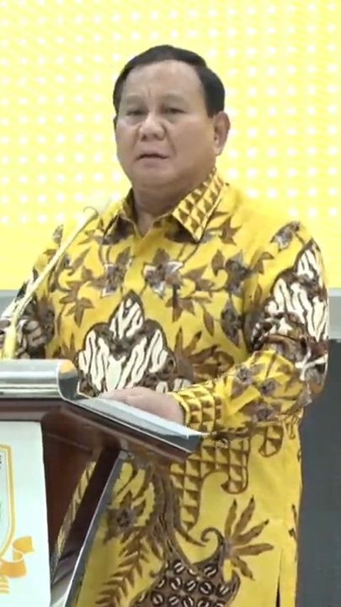 Seloroh Prabowo di Markas Golkar: Masih Pantes Saya Pakai Kuning Ini
