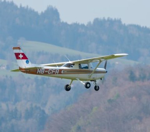 Mahfud menjelaskan, hanya pesawat kecil seperti Cessna, Pilatus, dan Twin otter yang bisa masuk ke distrik tersebut. Ketika pesawat sudah mendarat pun, bantuan logistik perlu diantar ke kampung-kampung yang terjal.