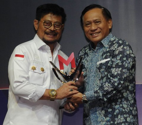 Kementerian Pertanian menerima penghargaan Merdeka Award 2023 atas berbagai terobosan dalam Program Inovatif untuk Negeri.<br>