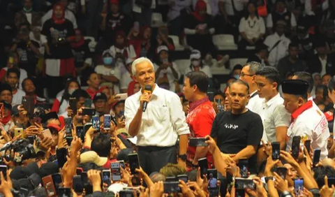Pendiri SMRC Saiful Mujani menilai, dukungan Jokowi kepada Ganjar wajar. Karena ada di partai yang sama, yakni PDI Perjuangan.