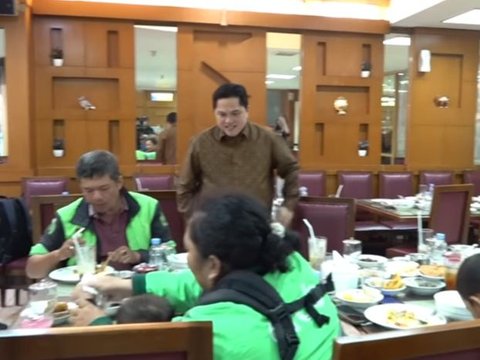 Selain Beri Motor, Erick Thohir Ajak Keluarga Ojol Wanita Makan di Restoran 'Itu Rahasia Allah'