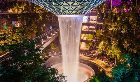 11. Jewel Changi Airport