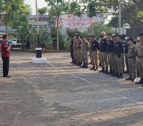 Dinilai Menganggu Kenyamanan Kota, Satpol PP Minta Bacaleg Tertib dalam Pasang Spanduk