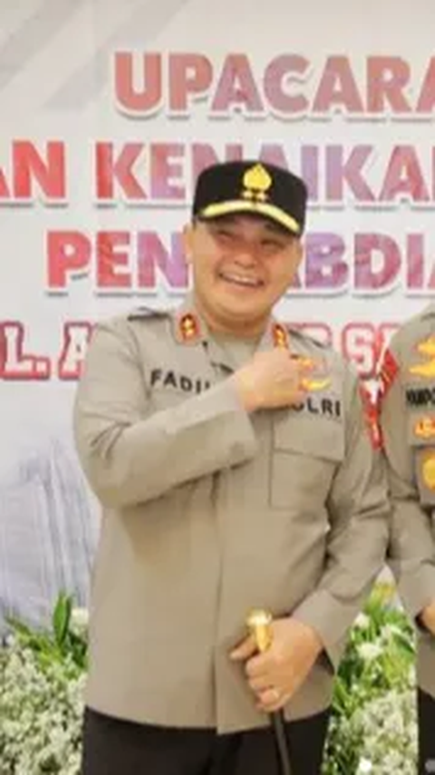 Kunjungan Fadil ke Kelurahan Tambak Segaran itu turut didampingi juga oleh Kapolda Jawa Timur Irjen Toni Harmanto, dan Kakorbinmas Polri bersama pejabat utama (PJU) Polda Jatim.