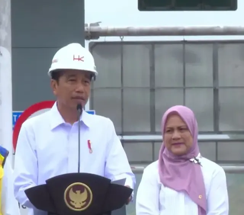 Jokowi bersyukur kini Jalan To Ciawi-Sukabumi ruas Cigombong-Cibadak di Kabupaten Sukabumi, Jawa Barat sudah diresmikan dan bisa dioperasikan, Jumat (4/8). Keberadaan jalan tol ini mempersingkat waktu tempuh dari Jakarta ke Sukabumi.