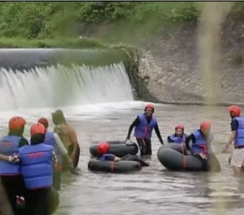 Serunya Merasakan River Tubing di Kaki Gunung Merbabu, Pacu Adrenalin