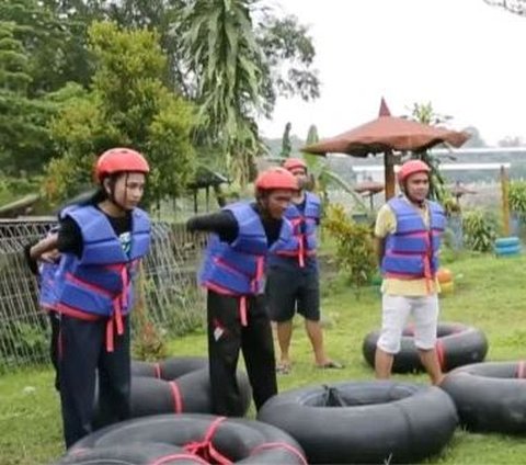 Serunya Merasakan River Tubing di Kaki Gunung Merbabu, Pacu Adrenalin