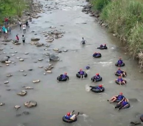 Serunya Merasakan River Tubing di Kaki Gunung Merbabu, Pacu Adrenalin
