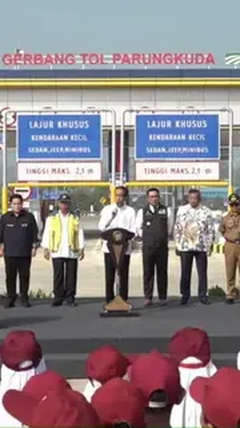 VIDEO: Momen Kocak Saat Jokowi Resmikan Tol Bocimi, Basuki Tepuk Lalat Ridwan Kamil Angkat Jempol