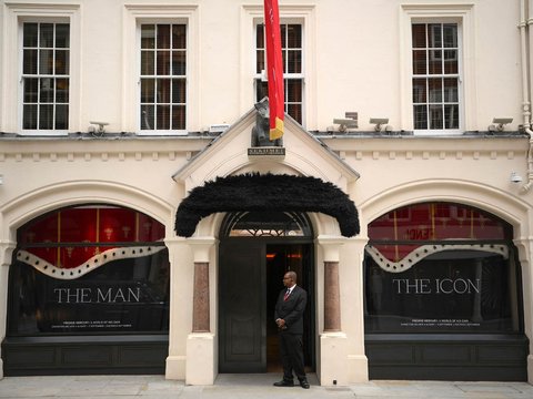 FOTO: Deretan Barang Pribadi Freddie Mercury Bakal Dilelang, Ada Piano hingga Lirik 'Bohemian Rhapsody' Tulisan Tangan