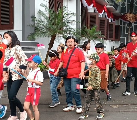 Potret Parade Cilik Kenang Perjuangan Pahlawan di Bumi Hangus Malang