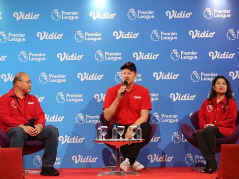 FOTO: Kiper Legendaris MU Peter Schmeichel Sambangi Indonesia dalam Vidio Premier League Festival