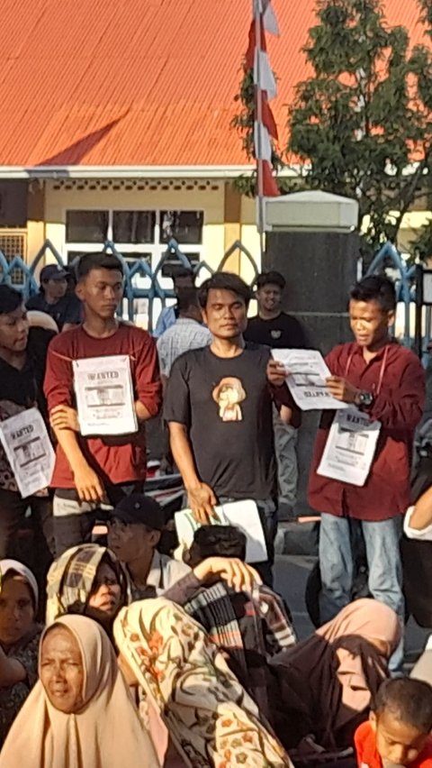 Kesal Selalu Tak Digubris, Warga Kabupaten Pasaman Geruduk Kantor Gubernur Sumbar Mahyeldi