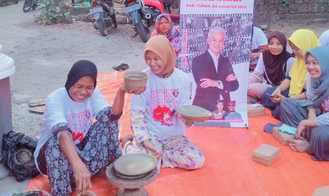 Jelang Hari Kemerdekaan, Relawan Ganjar Hias Kampung di Ngariboyo Jatim