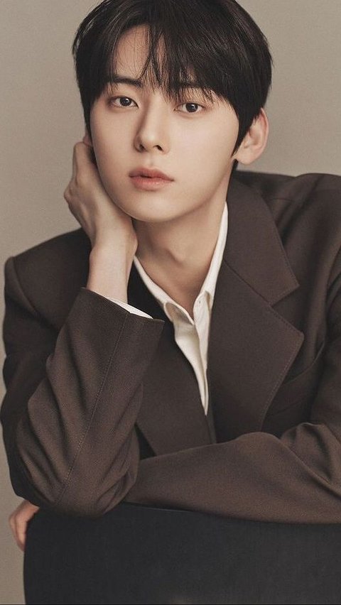 Berawal dari Idol, Kini Hwang MinHyun Beralih Jadi Aktor