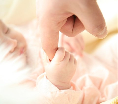 10 Tanda Bayi Mulai Kenyang saat Disusui