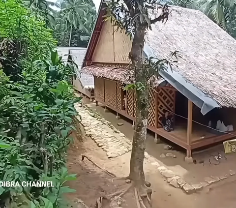 Melihat Uniknya Rumah Warga Baduy, Tidak Ada Kursi sampai Ranjang