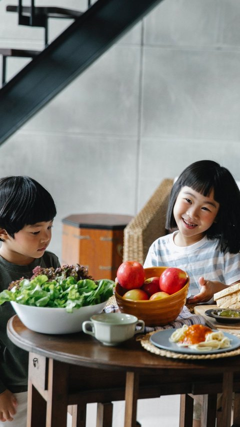 Nutrisi pada anak yang tepat tidak hanya bermanfaat bagi perkembangan otak mereka saja, namun juga pada pertumbuhan secara keseluruhan.