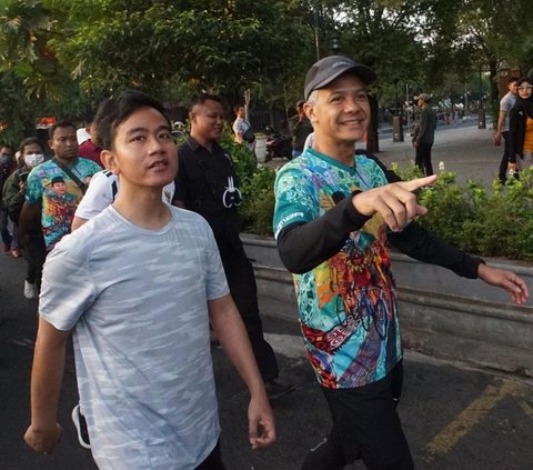 Disinggung apakah membahas hal lain termasuk politik saat jogging dan sarapan bersama itu, Ganjar hanya tersenyum.<br /><br />