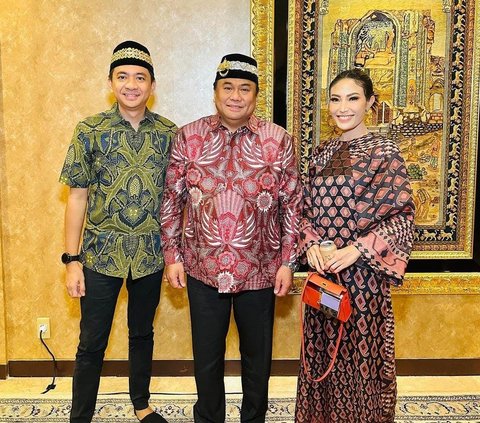 Cantiknya Ayu Dewi Foto bareng Politisi Konglomerat, Sosoknya Orang Terdekat Regi Datau