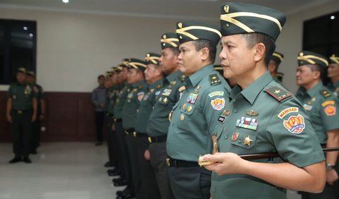 Pati terakhir yang naik pangkat menjadi Mayor Jenderal adalah Mayjen TNI Prihati Pujowaskito.