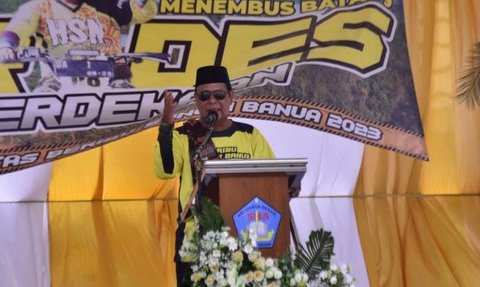 Lanjutkan Turdes, Gubernur Kalsel Bagikan Bantuan hingga Pasang Paving Block