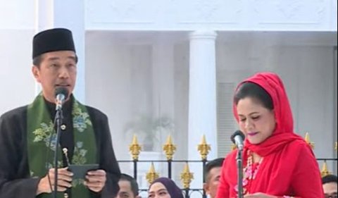 Dengan kompak, Jokowi dan Iriana secara resmi membuka pagelaran Istana Berkebaya di Istana.