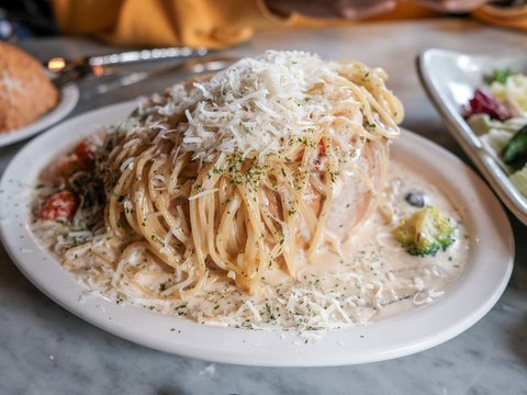 4. Resep Spaghetti alla Carbonara