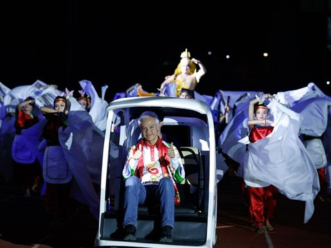 Optimalisasi EBT Sektor Pariwisata dan Transportasi, Ganjar Perkenalkan Becak Listrik 'Becik-KU'