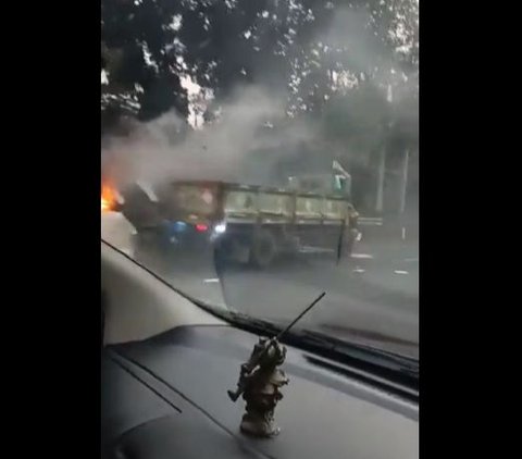 Kecelakaan Tol Janger, Sopir Innova Keluar Lewat Jendela di Tengah Kobaran Api