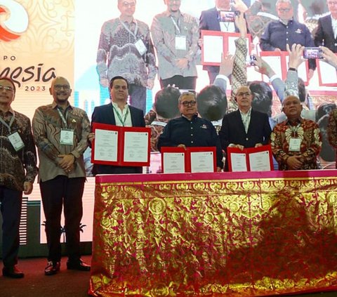 Penyelenggaraan pameran EIM sekaligus memperingati 70 tahun hubungan bilateral IndonesiaMeksiko yang telah terjalin sejak tahun 1953 melalui penandatanganan Joint Declaration oleh pemimpin kedua negara.