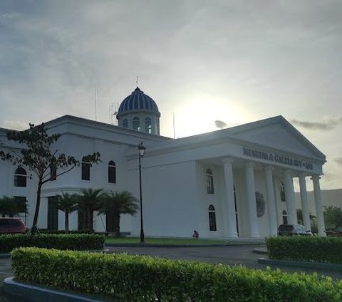 Museum dan Galeri Seni SBY-Ani dibangun di tanah kelahiran Presiden Keenam RI Susilo Bambang Yudhoyono (SBY) di Pacitan, Jawa Timur. Tempat ini jadi tujuan wisata baru yang layak dikunjungi.