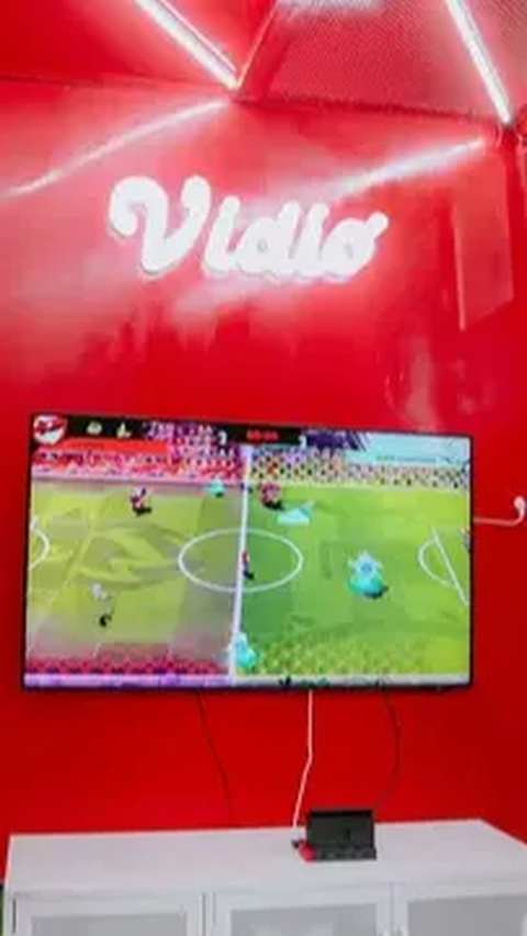 Mereka menyiarkan pertandingan sepak bola Liga inggris menggunakan akun Instagram yang dikelolanya tanpa izin dari pemegang hak siar di Indonesia, yakni PT Vidio.com.