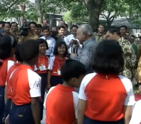 Kisah Soeharto Sunat Umur 14 Tahun