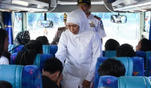 Gubernur Jawa Timur Khofifah Indar Parawansa mengakui dirinya mendapatkan tawaran dari Koalisi Perubahan untuk menjadi cawapres Anies Baswedan. Khofifah mengaku tidak menjawab menerima atau menolak pinangan dari itu.